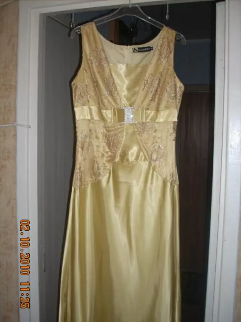Продам платье вечернее золотистого цвета